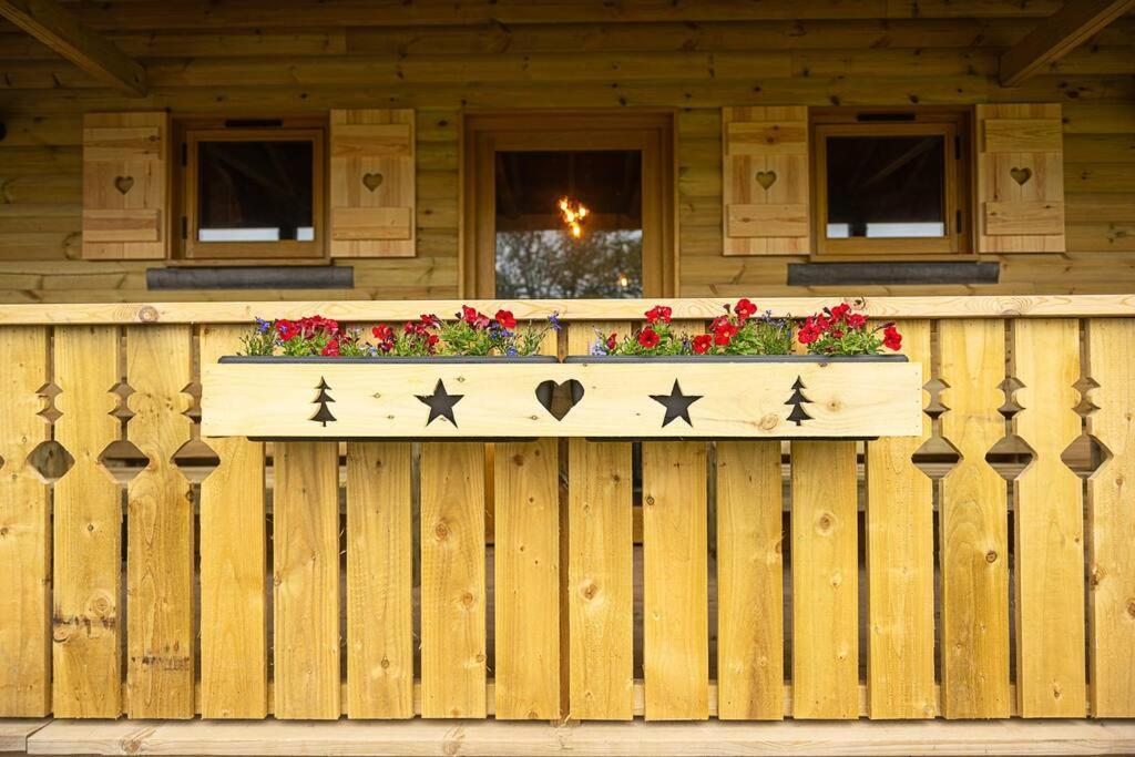 Luxury Log Cabin With A Hot Tub Stone  Exterior foto